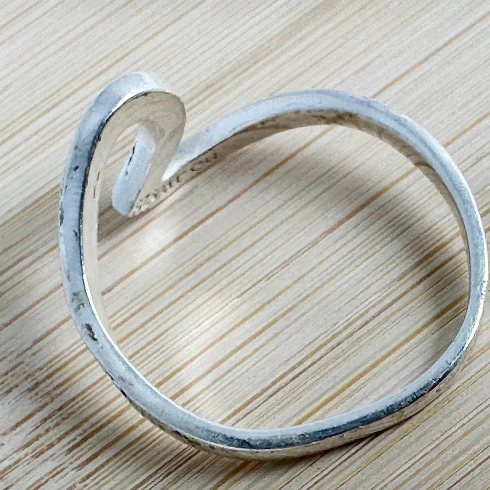 Marsala 925‎ Sterling Silver Wave Marquise Ring Beaded Edge Band Size 8.5
